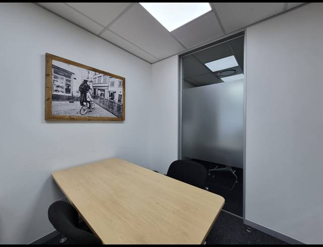10M² OFFICE TO LET IN ROSEBANK